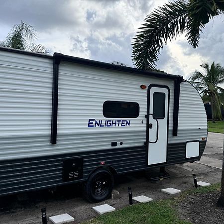 Villa Cozy Rv Trailer à Fort Lauderdale Extérieur photo
